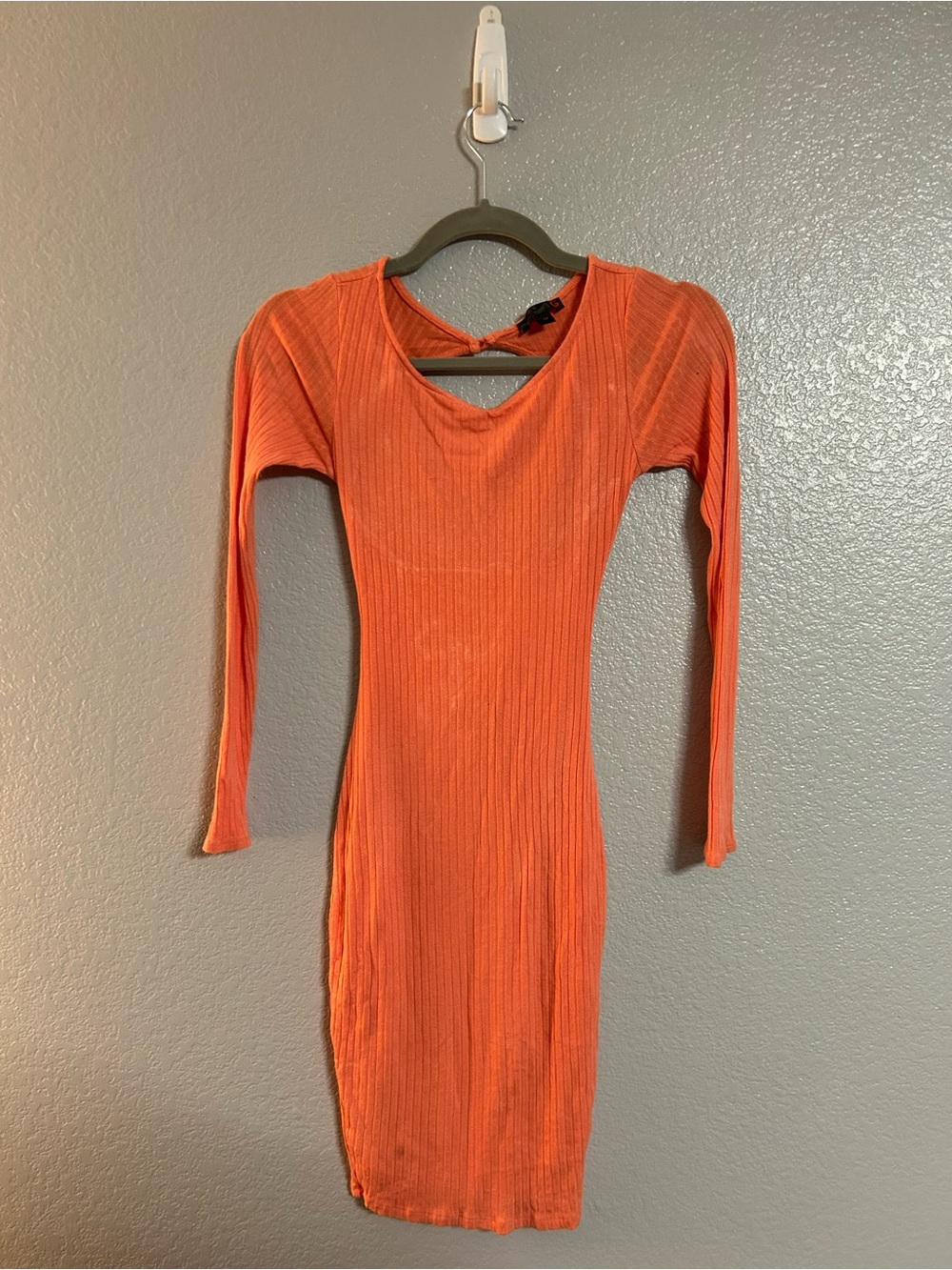 Women’s G by guess orange lined soft stretch ribbed long sleeve midi dress small
